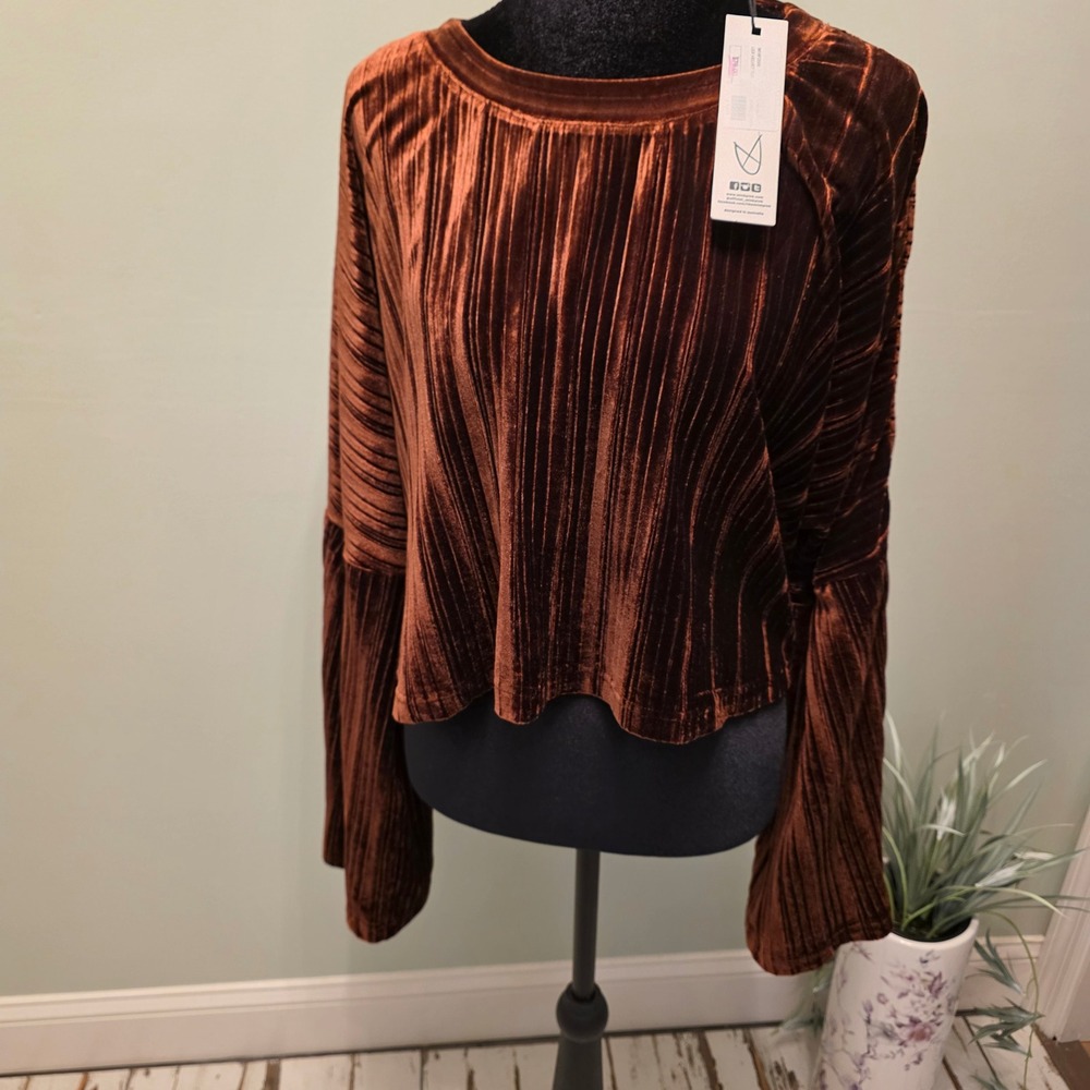 Minkpink Womens Copper Brown Velvet Plisse Bell Sleeve Cropped Top Large NWT